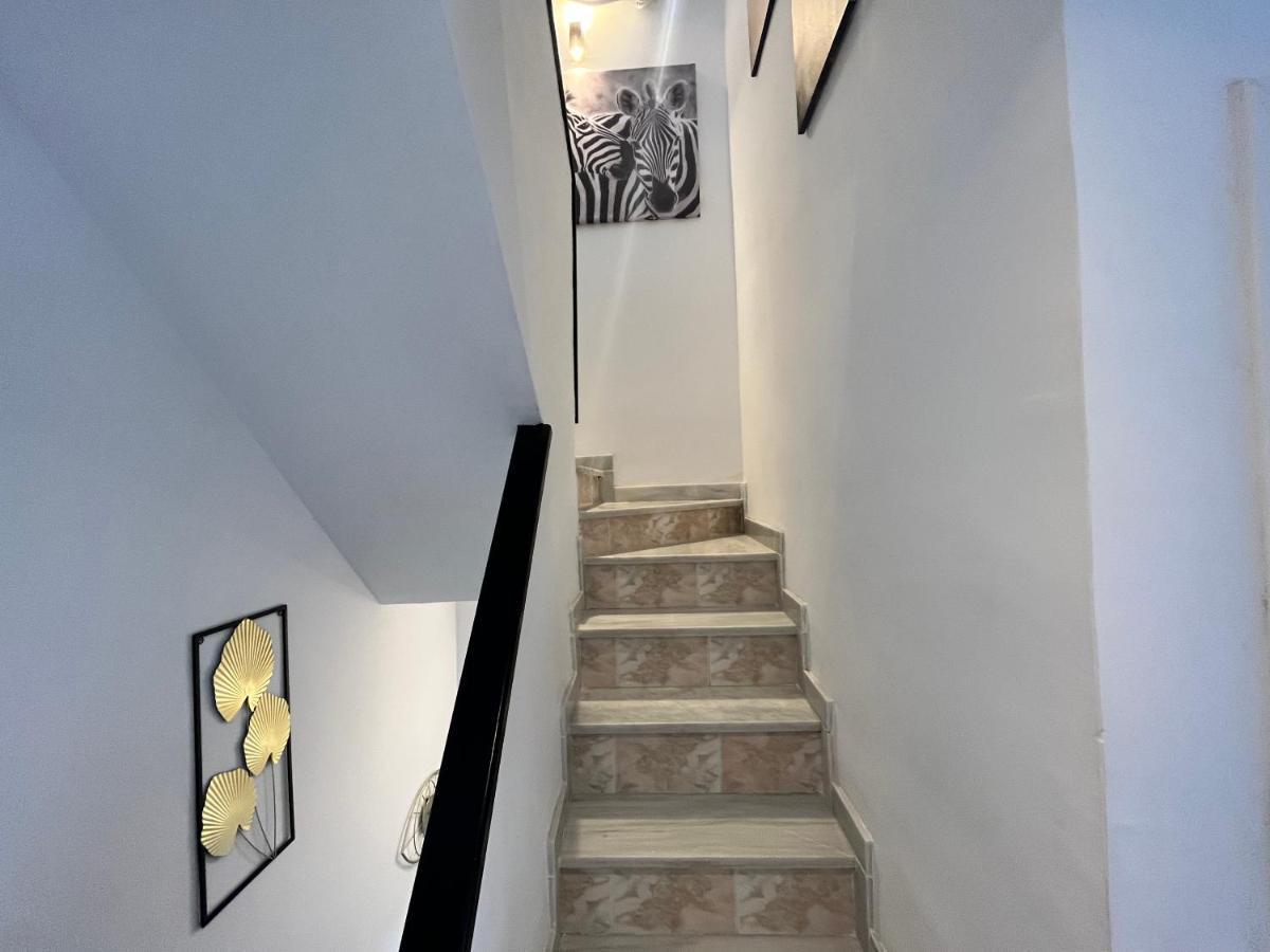 Prachtig Gemoderniseerde Woning Op 250 Meter Van Het Strand サンタ・ポラ エクステリア 写真