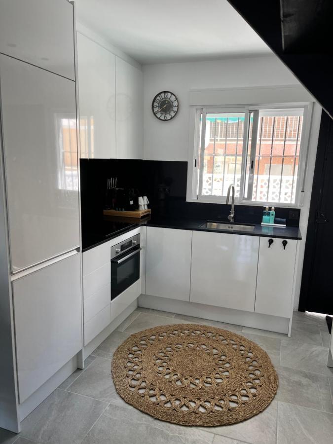 Prachtig Gemoderniseerde Woning Op 250 Meter Van Het Strand サンタ・ポラ エクステリア 写真
